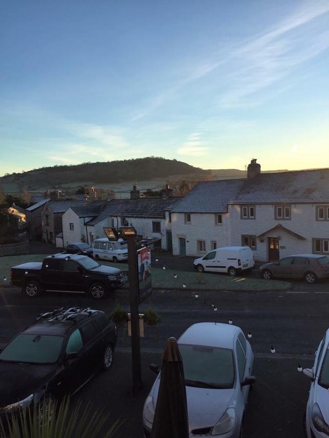 The Game Cock Inn Austwick Eksteriør billede