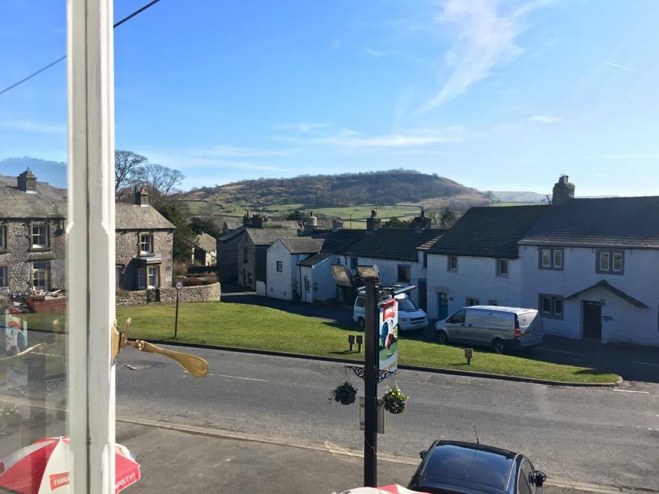 The Game Cock Inn Austwick Eksteriør billede